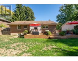 86 MCLEOD CRESCENT - 32