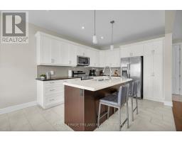 521 SOPHIA CRESCENT - 12