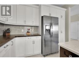 521 SOPHIA CRESCENT - 15
