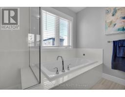 521 SOPHIA CRESCENT - 26