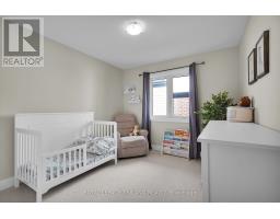 521 SOPHIA CRESCENT - 31