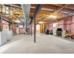 521 SOPHIA CRESCENT - 37