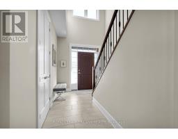 521 SOPHIA CRESCENT - 4