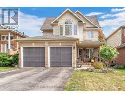 916 CRESTHAVEN CRESCENT - 1