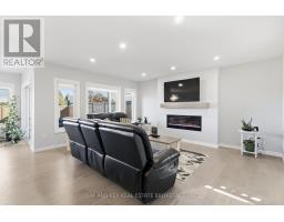 30 HARLEQUIN COURT - 13