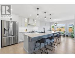 30 HARLEQUIN COURT - 19