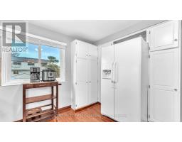 22 - 300 SANDRINGHAM CRESCENT - 10