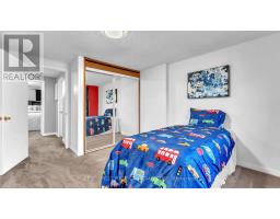 22 - 300 SANDRINGHAM CRESCENT - 15