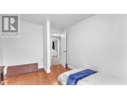 22 - 300 SANDRINGHAM CRESCENT - 17