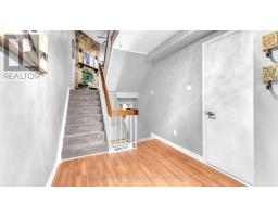 22 - 300 SANDRINGHAM CRESCENT - 2