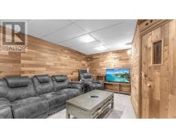 22 - 300 SANDRINGHAM CRESCENT - 20