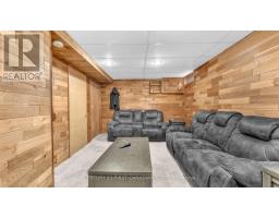 22 - 300 SANDRINGHAM CRESCENT - 21