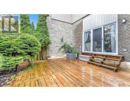 22 - 300 SANDRINGHAM CRESCENT - 24