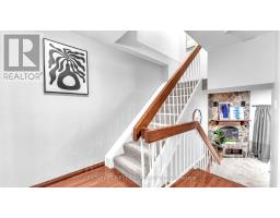 22 - 300 SANDRINGHAM CRESCENT - 3