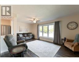 59 CONFEDERATION DRIVE - 7