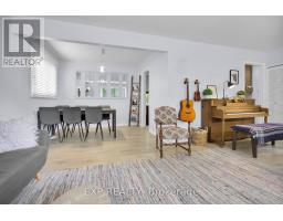 61 LARKSPUR CRESCENT - 4