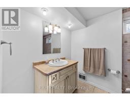 29 DUNSFORD CRESCENT - 25