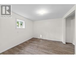 29 DUNSFORD CRESCENT - 27