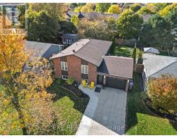 29 DUNSFORD CRESCENT - 28