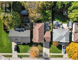 29 DUNSFORD CRESCENT - 30