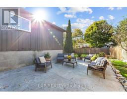 29 DUNSFORD CRESCENT - 32