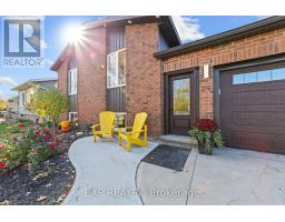 29 DUNSFORD CRESCENT - 4