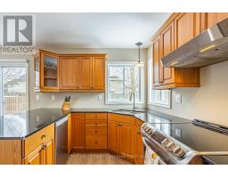 32 STONEFIELD LANE - 31