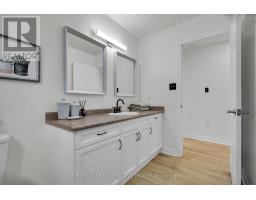 1547 BEAVERBROOK AVENUE - 31