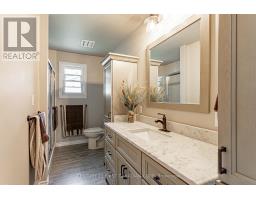 10211 LAKEVIEW AVENUE - 13