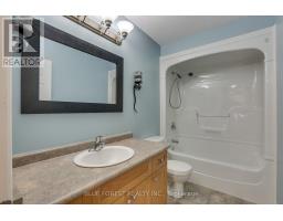 5 - 5 FOXHOLLOW DRIVE - 22