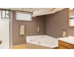 291 24 HIGHWAY W - 21