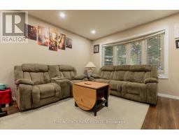 222 CAIRN STREET - 16