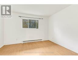 D - 71 WELLESLEY CRESCENT - 15