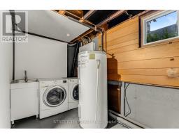 D - 71 WELLESLEY CRESCENT - 23