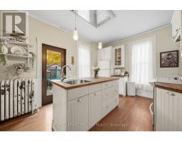 34 GLADSTONE AVENUE - 12