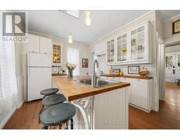 34 GLADSTONE AVENUE - 13