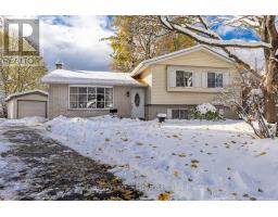 636 GLENGYLE CRESCENT - 1