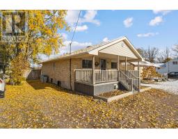 208 VICTORIA AVENUE E - 2