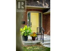 41 MILFORD CRESCENT - 2