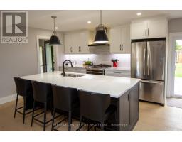 41 MILFORD CRESCENT - 4