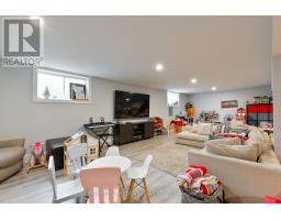 2347 YELLOWBIRCH COURT - 38