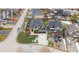 2347 YELLOWBIRCH COURT - 46
