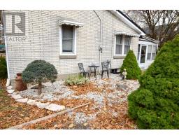 246 ELIZABETH STREET - 9