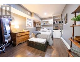 50 HIGH STREET W - 26