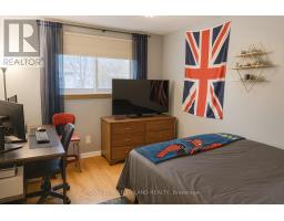 76 DUDLEY CRESCENT - 14