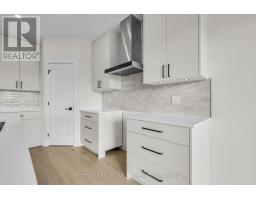 58 BRISCOE CRESCENT - 16