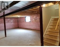 3074 TURNER CRESCENT - 40