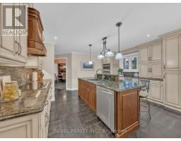 11 CRAMAR CRESCENT - 24