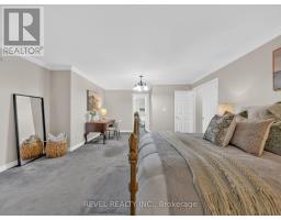 11 CRAMAR CRESCENT - 33