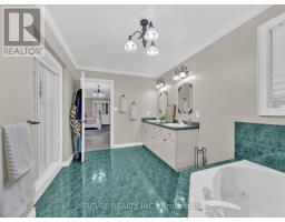 11 CRAMAR CRESCENT - 35